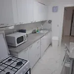 In Piata Victoriei, 3 Rooms, Modernized, Building With Elevator Apartmán Bukurešť