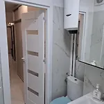 In Piata Victoriei, 3 Rooms, Modernized, Building With Elevator