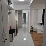 In Piata Victoriei, 3 Rooms, Modernized, Building With Elevator Apartmán Bukurešť