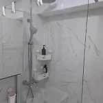 شقة In Piata Victoriei, 3 Rooms, Modernized, Building With Elevator