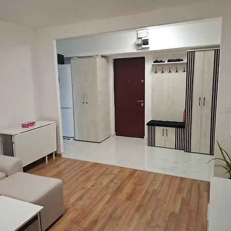 Appartement In Piata Victoriei, 3 Rooms, Modernized, Building With Elevator Bucarest