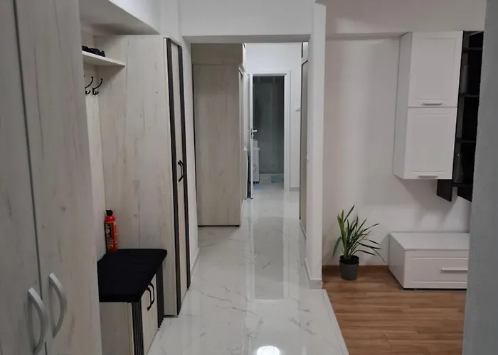 In Piata Victoriei, 3 Rooms, Modernized, Building With Elevator Apartment Bucharest
