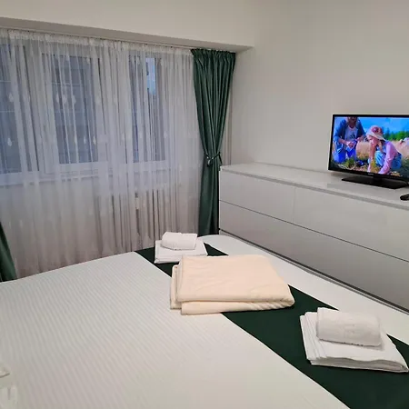 Апартаменты In Piata Victoriei, 3 Rooms, Modernized, Building With Elevator Бухарест
