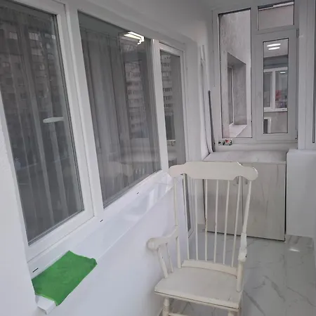 Апартаменты In Piata Victoriei, 3 Rooms, Modernized, Building With Elevator
