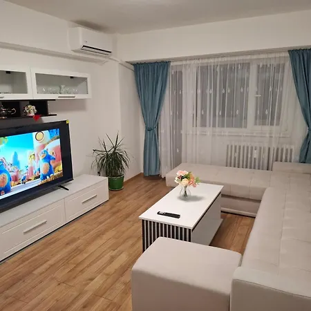 Appartement In Piata Victoriei, 3 Rooms, Modernized, Building With Elevator